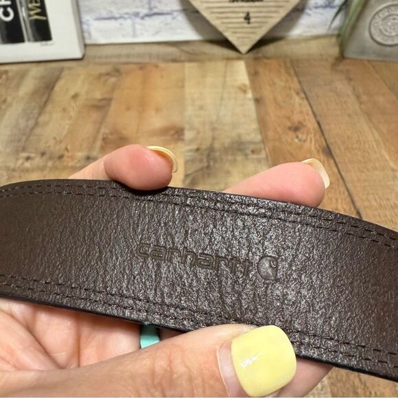 CARHARTT MENS LEATHER ENGRAVED BUCKLE BELT
Size 34 - Picture 8 of 14